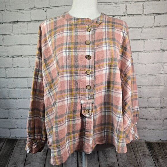 WOMENS FLANNEL CAPE SHIRT FLANNEL PLAID PINK AND GRAY HIGH LOW HEM EUC SIZE LG - Picture 1 of 8